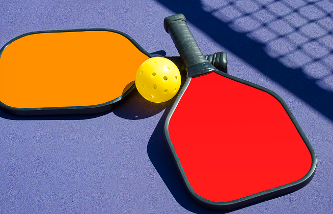 How To Choose The Right Pickleball Paddle